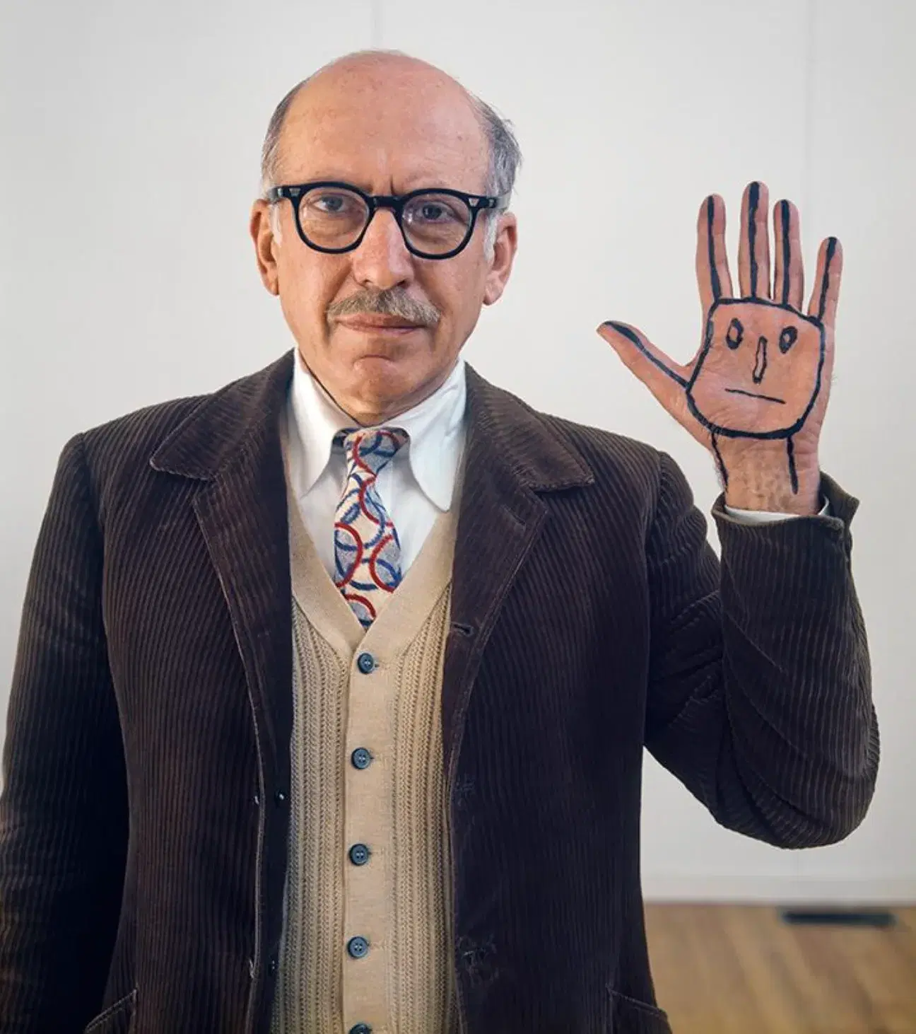 Evelyn Hofer Saul Steinberg with Face in His Hand