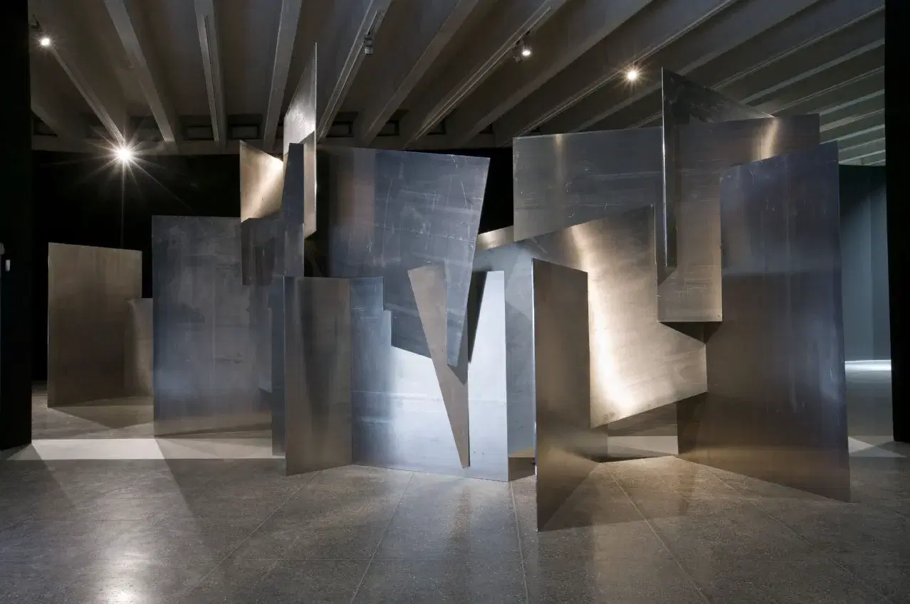 ANA LAURA ALÁEZ. Pabellón de escultura (2008). MUSAC Collection