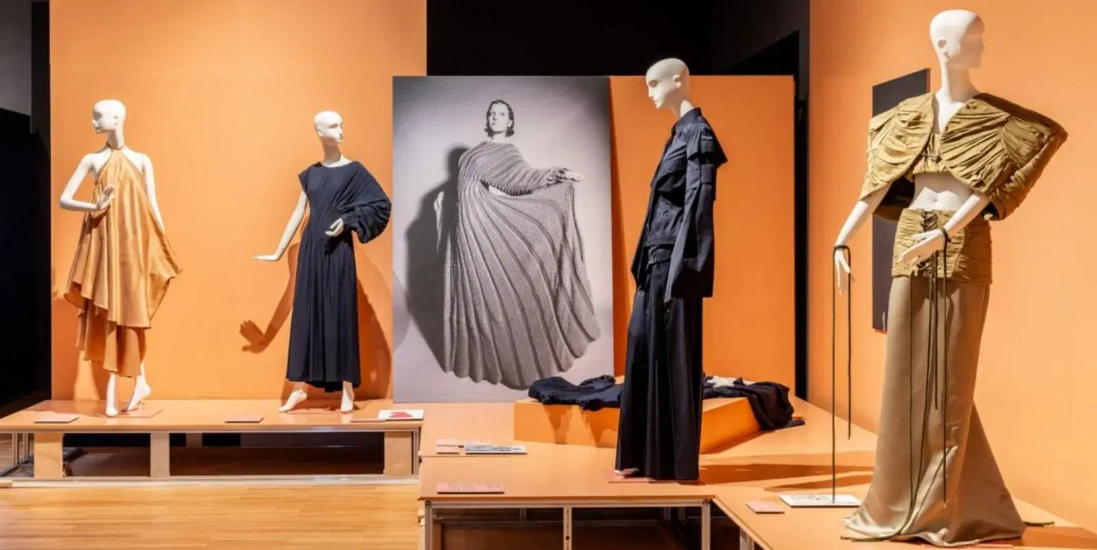 Múltiples matices de Grès: La moda se convierte en arte