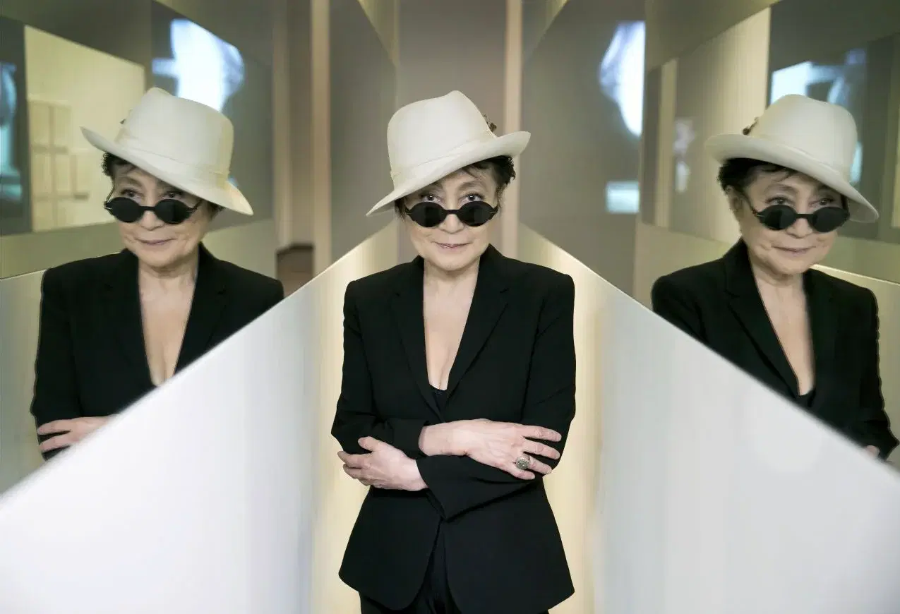 Musac Leon Yoko Ono